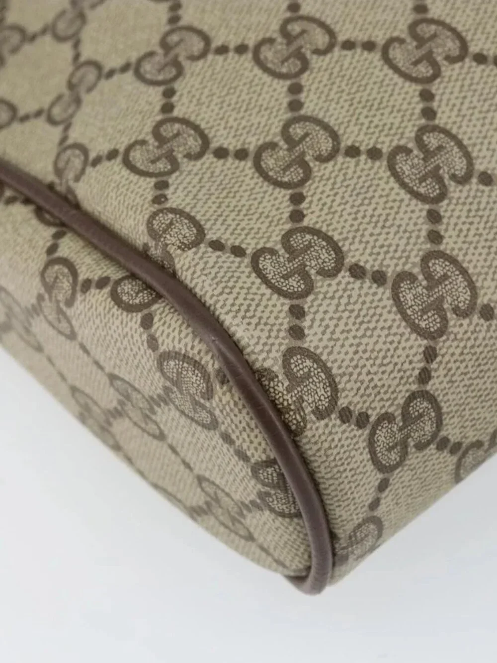 Gucci brand	gucci color	beige